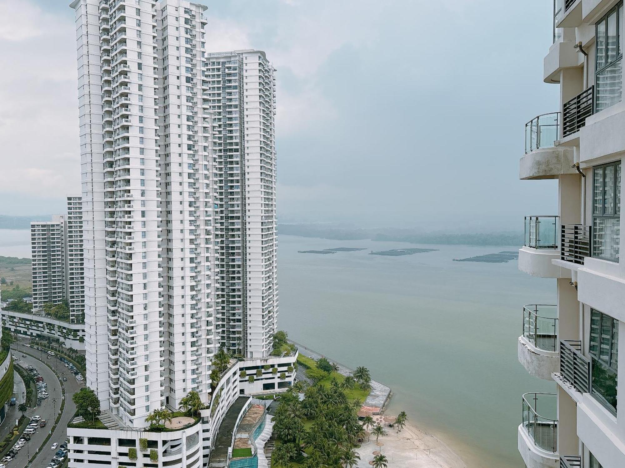 Seafront Country Garden Danga Bay By Lions Bay Leilighet Johor Bahru Rom bilde